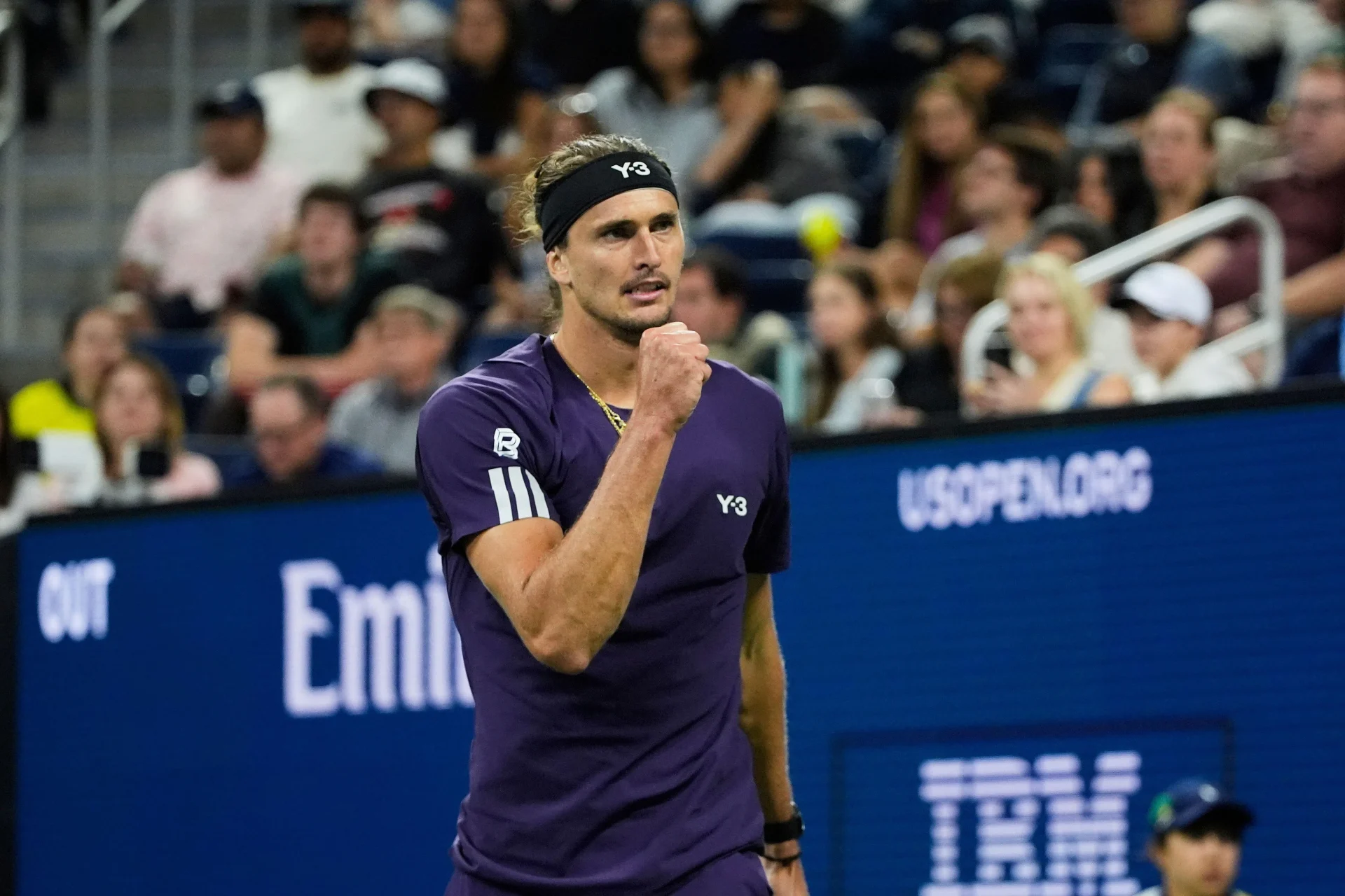 Alexander Zverev, of Germany, reacts after winning game against Felix Auger-Aliassime, of Canada, during the third round of the U.S. Open tennis championships, Saturday, Aug. 30, 2025, in New York. (AP Photo/Pamela Smith)